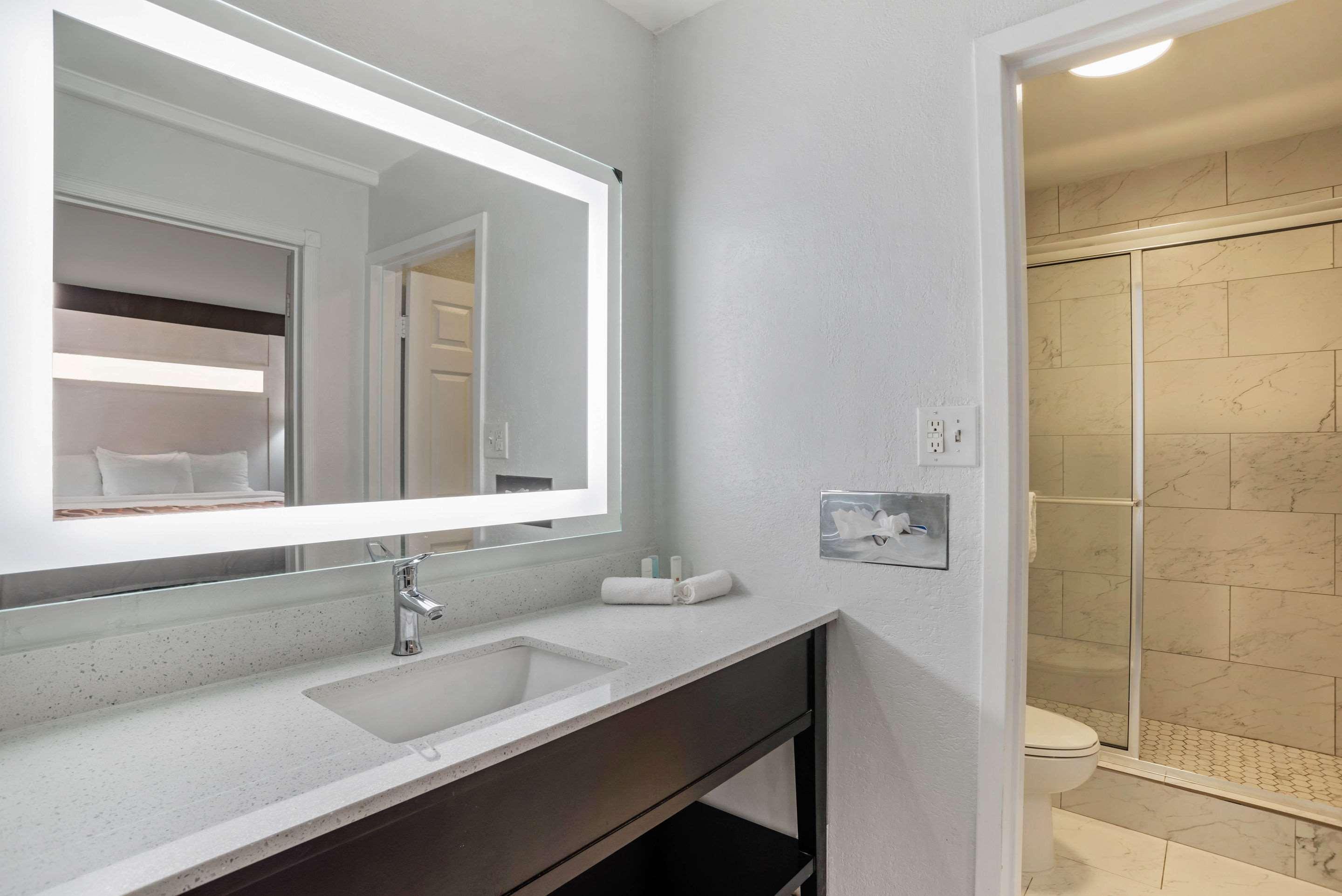 Baymont By Wyndham Montgomery Al Ngoại thất bức ảnh
