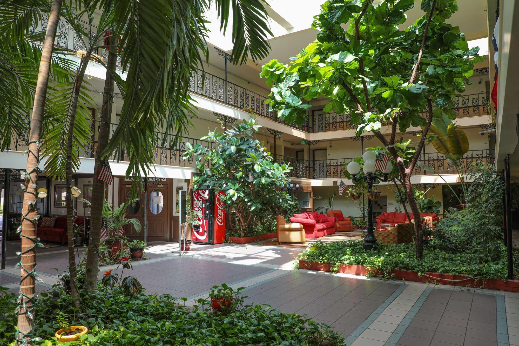 Baymont By Wyndham Montgomery Al Ngoại thất bức ảnh